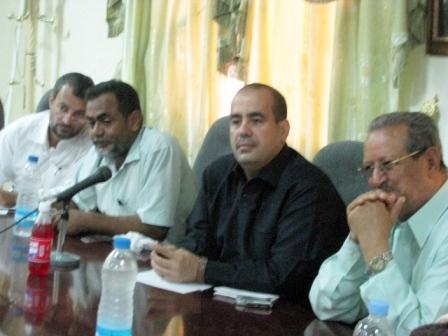 اليماني لدى ترؤسه الاجتماع الموسع أمس